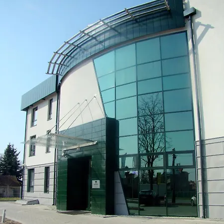 Отель Hotel Niepolomice Неполомице