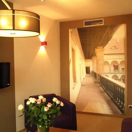 Hotel Niepolomice Неполомице